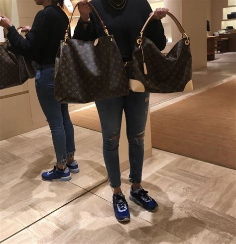 louis vuitton mm vs pm size|lv graceful mm vs pm.